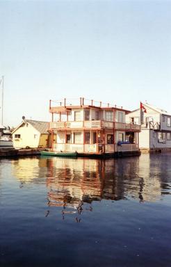 houseboats