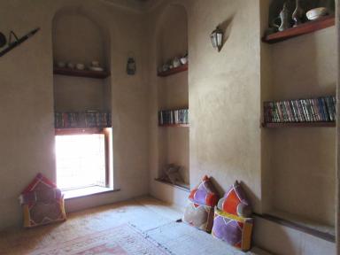 omancushion1