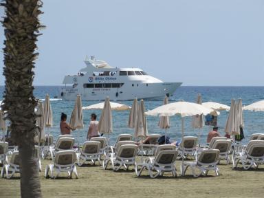 loungers&boat
