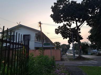suburb1