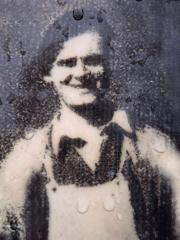 153156