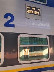 153560