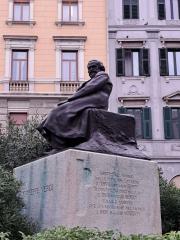 153747