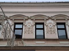 154026